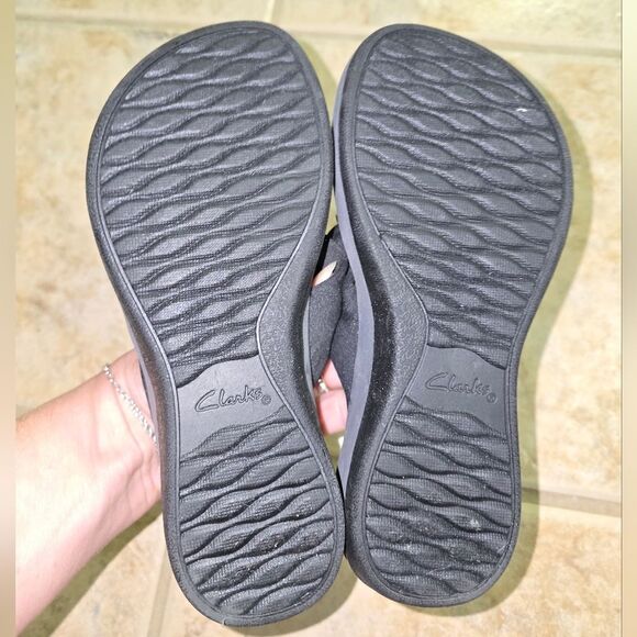 Clarks Cloudsteppers Collection Black Flip Flops Womens Size 5M - Picture 5 of 6
